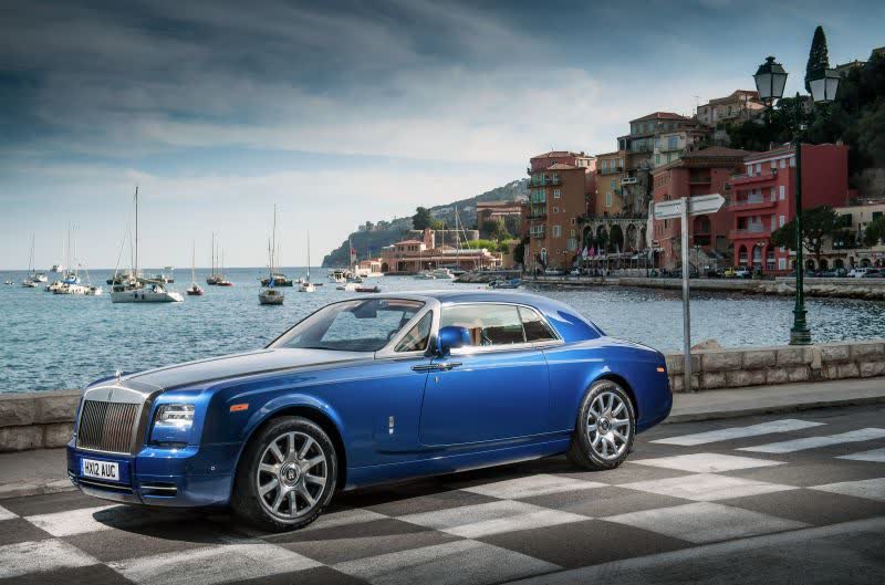 Full specifications and technical details 2012 Rolls-Royce Phantom Coupe (facelift 2012) 6.7 V12 (460 Hp) Automatic
