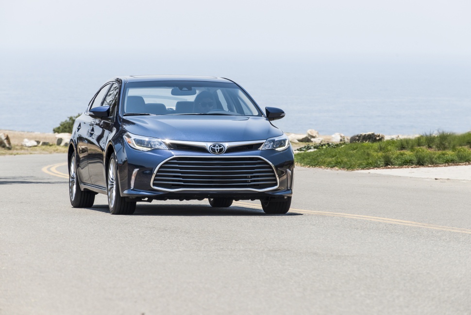 Full specifications and technical details 2015 Toyota Avalon IV (facelift 2015) 2.5 (203 Hp) Hybrid ECVT