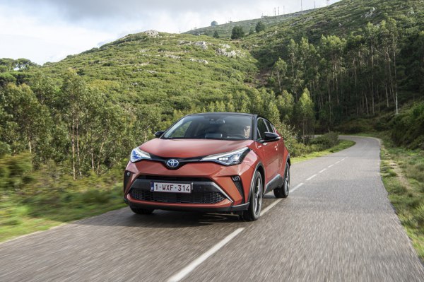 المواصفات والتفاصيل التقنية الكاملة 2020 Toyota C-HR I (facelift 2020) 1.2 (116 Hp)