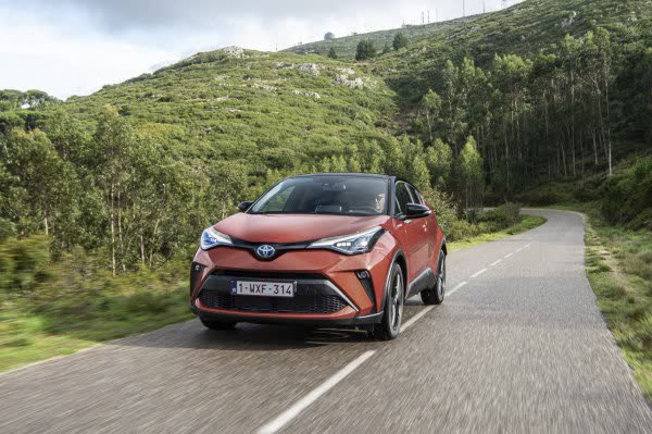 المواصفات والتفاصيل التقنية الكاملة 2020 Toyota C-HR I (facelift 2020) 1.8 (122 Hp) Hybrid e-CVT