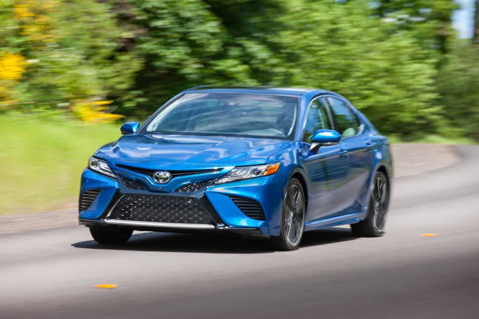Vollständige Spezifikationen und technische Details 2017 Toyota Camry VIII (XV70) 2.5 (203 Hp) Automatic