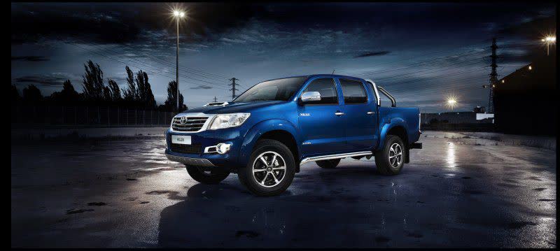 Spécifications complètes et détails techniques 2011 Toyota Hilux Double Cab VII (facelift 2011) 2.5 D-4D (144 Hp) 4WD