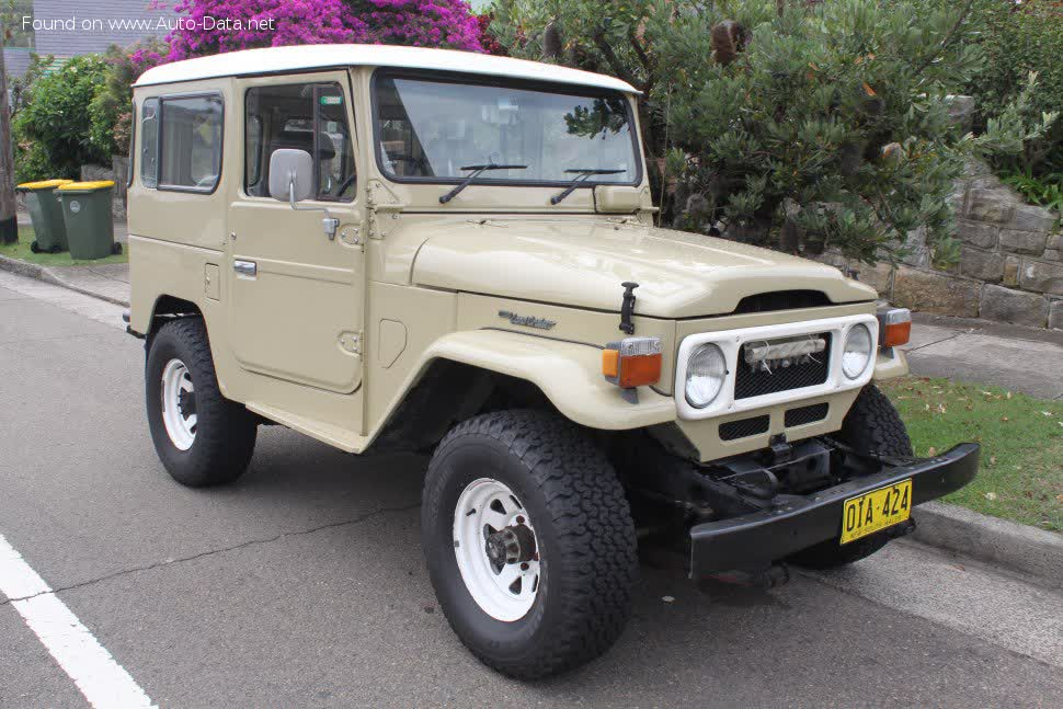 Spécifications complètes et détails techniques 1974 Toyota Land Cruiser (J40) Hard top 3.0 D (80 Hp) 4WD