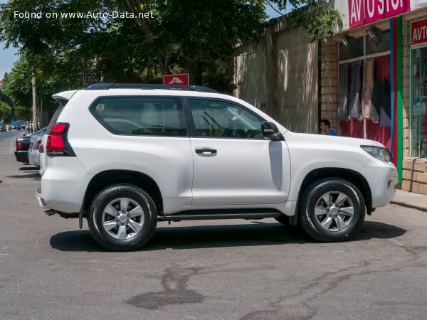 Spécifications complètes et détails techniques 2017 Toyota Land Cruiser Prado (J150, facelift 2017) 3-door 2.8 D-4D (177 Hp) 4WD