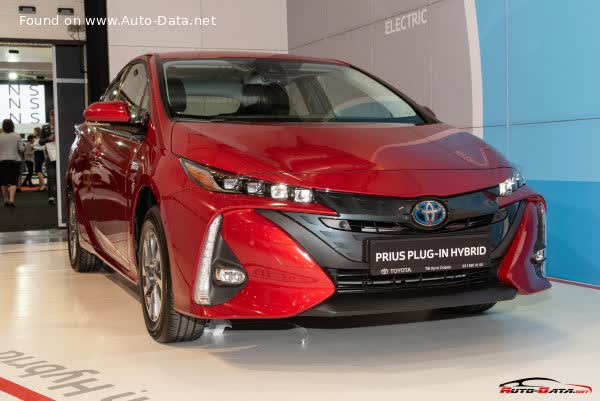 Full specifications and technical details 2015 Toyota Prius IV (XW50) 1.8 VVT-I (122 Hp) Hybrid e-CVT
