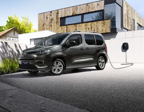 Vollständige Spezifikationen und technische Details 2020 Toyota Proace City Verso SWB 1.5 D-4D (130 Hp)
