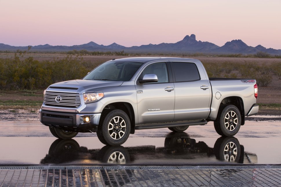 Full specifications and technical details 2013 Toyota Tundra II CrewMax (facelift 2013) 5.7 V8 32V (381 Hp) Automatic