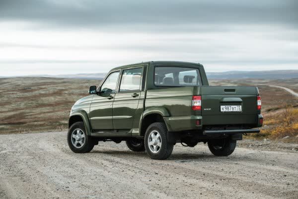 Vollständige Spezifikationen und technische Details 2016 UAZ Pickup (23632, facelift 2016) 2.7 (135 Hp) 4x4