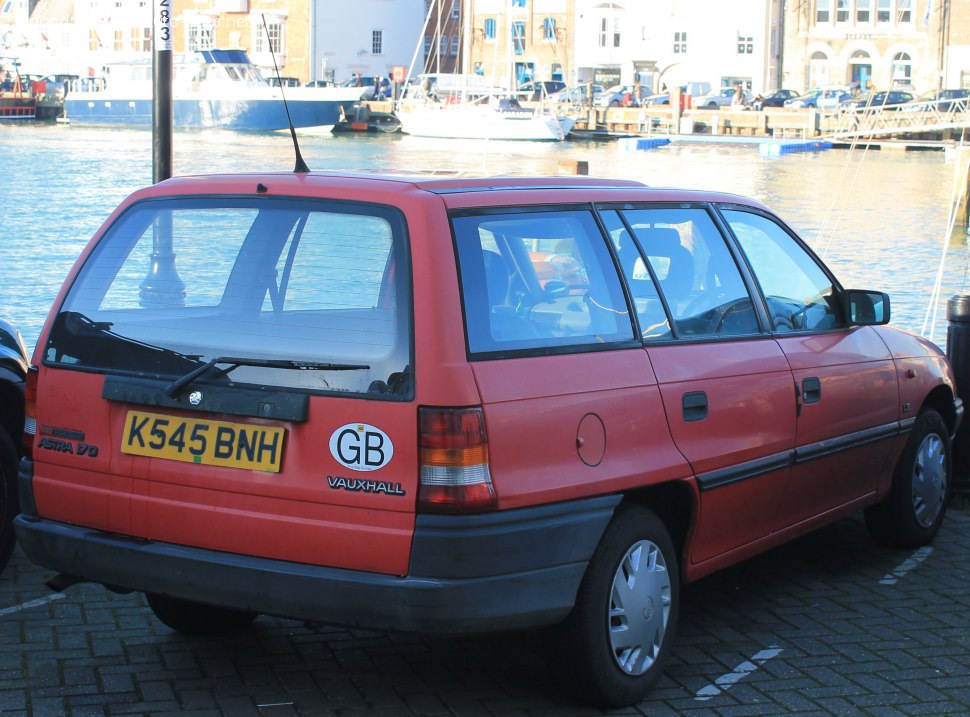 المواصفات والتفاصيل التقنية الكاملة 1994 Vauxhall Astra Mk III Estate 2.0i 16V (136 Hp) Automatic