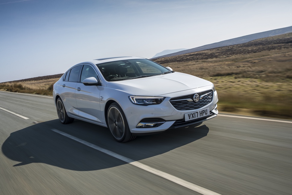 Full specifications and technical details 2017 Vauxhall Insignia II Grand Sport 1.6 EcoTEC Turbo D (136 Hp)