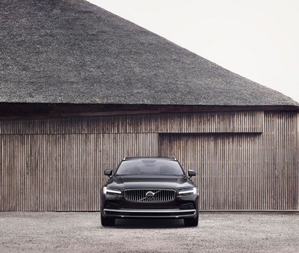 Full specifications and technical details 2020 Volvo S90 (facelift 2020) 2.0 B5 (250 Hp) Mild Hybrid Automatic