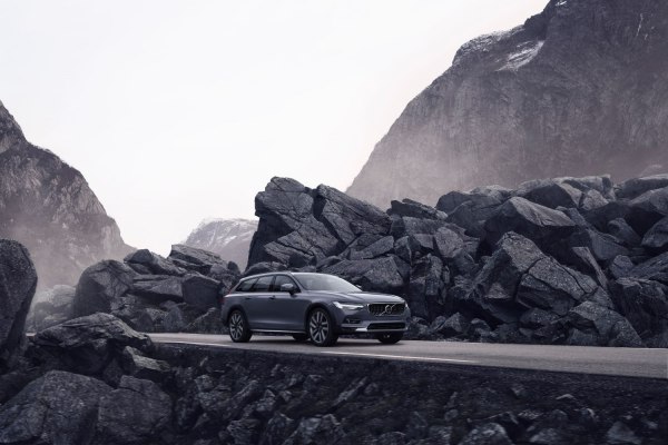 المواصفات والتفاصيل التقنية الكاملة 2020 Volvo V90 Cross Country (facelift 2020) 2.0 D4 (190 Hp) AWD Automatic