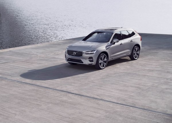 Full specifications and technical details 2021 Volvo XC60 II (facelift 2021) Recharge 2.0 T6 (253 Hp) Plug-in Hybrid AWD Geartronic