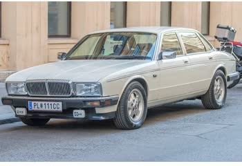 1993 Daimler Daimler Double Six 6.0 i V12 (318 Hp) thumb image