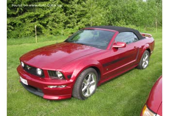 المواصفات والتفاصيل التقنية الكاملة 2005 Ford Mustang Convertible V 4.0 i V6 12V (212 Hp)