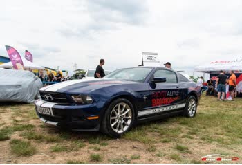 2009 Ford Mustang V (facelift 2009) 4.0 V6 (210 Hp) Automatic thumb image