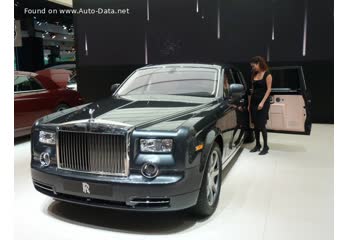 Rolls-Royce Phantom VII Extended Wheelbase